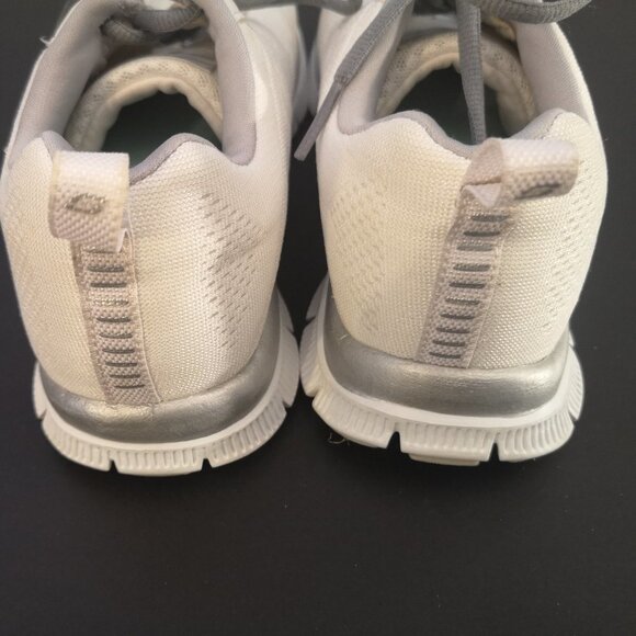 Skechers Skech-Knit Ladies Size 7 Off White lace Closure Flex Sole Sneakers - Picture 6 of 7